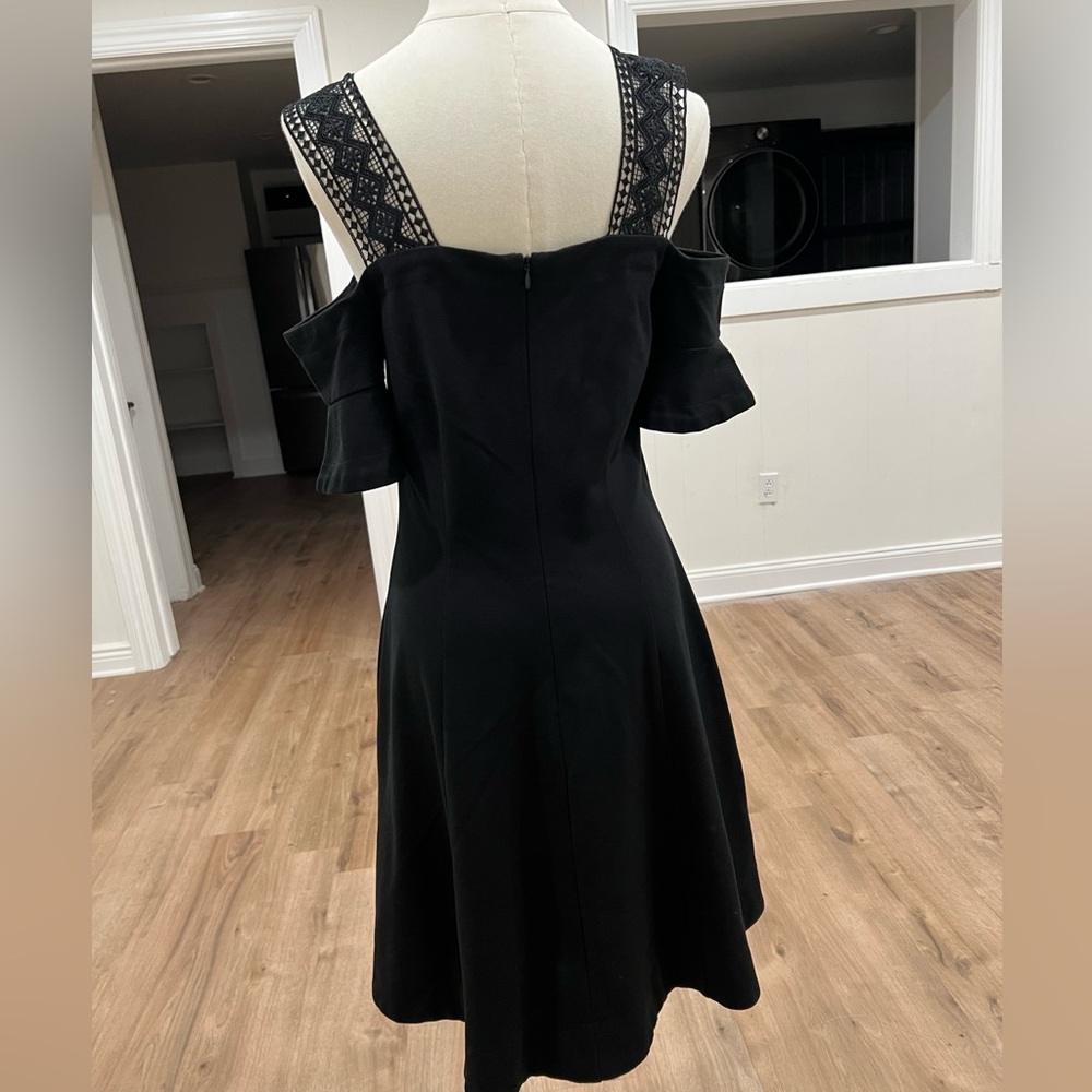 Yigal Azrouel  Pointe Cold Shoulder  Dress Size 6 - Picture 15 of 16